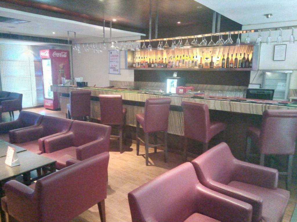 מלון היידראבד Hampshire Plaza מראה חיצוני תמונה